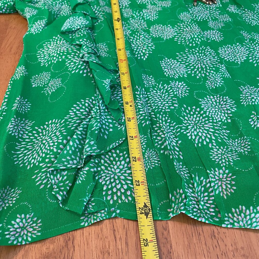 Size Large Karina Grimaldi silk blend blouse. - Picture 8 of 9